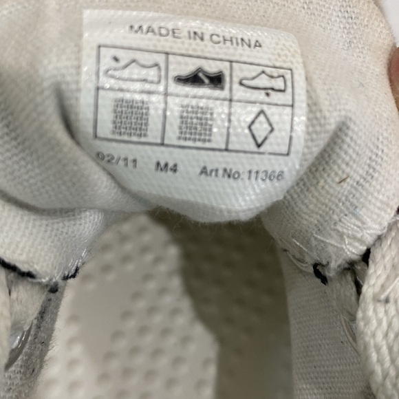 Crocs black and white shoes - Picture 10 of 10